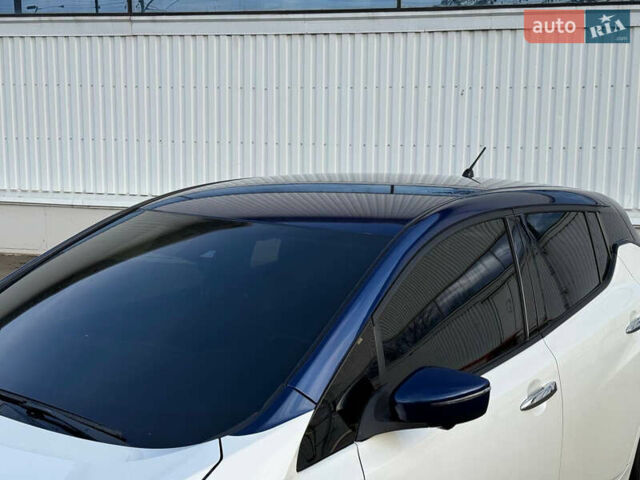 Білий Ніссан Ліф, об'ємом двигуна 0 л та пробігом 67 тис. км за 11500 $, фото 21 на Automoto.ua