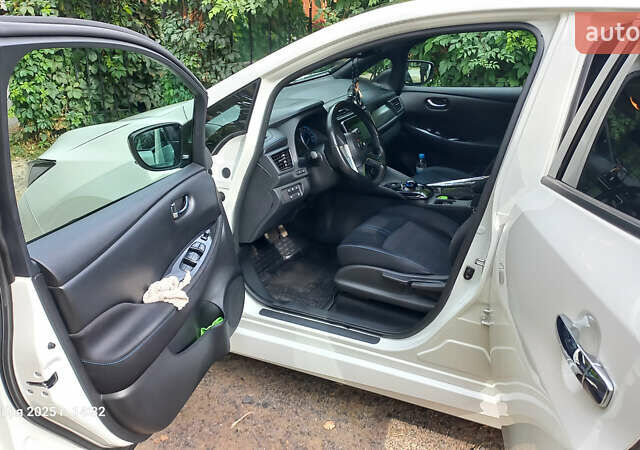 Белый Ниссан Лиф, объемом двигателя 0 л и пробегом 82 тыс. км за 15600 $, фото 35 на Automoto.ua