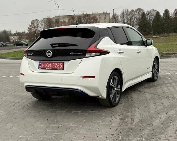 Белый Ниссан Лиф, объемом двигателя 0 л и пробегом 92 тыс. км за 12500 $, фото 6 на Automoto.ua