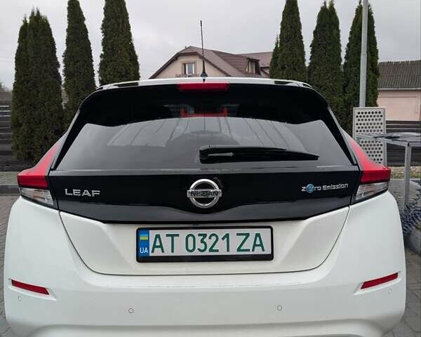 Белый Ниссан Лиф, объемом двигателя 0 л и пробегом 112 тыс. км за 12200 $, фото 4 на Automoto.ua