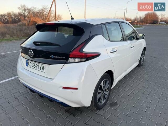 Білий Ніссан Ліф, об'ємом двигуна 0 л та пробігом 135 тис. км за 10900 $, фото 11 на Automoto.ua