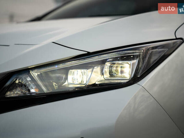 Белый Ниссан Лиф, объемом двигателя 0 л и пробегом 108 тыс. км за 13900 $, фото 9 на Automoto.ua