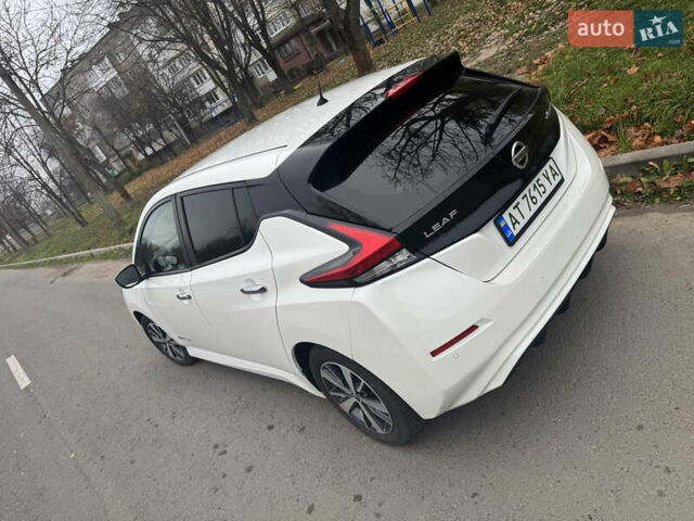 Белый Ниссан Лиф, объемом двигателя 0 л и пробегом 128 тыс. км за 10300 $, фото 14 на Automoto.ua