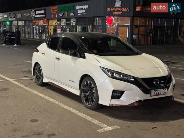 Белый Ниссан Лиф, объемом двигателя 0 л и пробегом 33 тыс. км за 16400 $, фото 26 на Automoto.ua