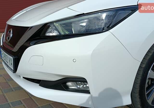 Белый Ниссан Лиф, объемом двигателя 0 л и пробегом 75 тыс. км за 11999 $, фото 9 на Automoto.ua