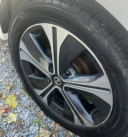 Белый Ниссан Лиф, объемом двигателя 0 л и пробегом 94 тыс. км за 13000 $, фото 5 на Automoto.ua