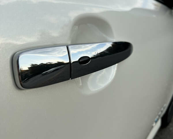 Білий Ніссан Ліф, об'ємом двигуна 0 л та пробігом 58 тис. км за 13499 $, фото 26 на Automoto.ua