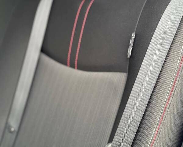 Белый Ниссан Лиф, объемом двигателя 0 л и пробегом 33 тыс. км за 16400 $, фото 25 на Automoto.ua