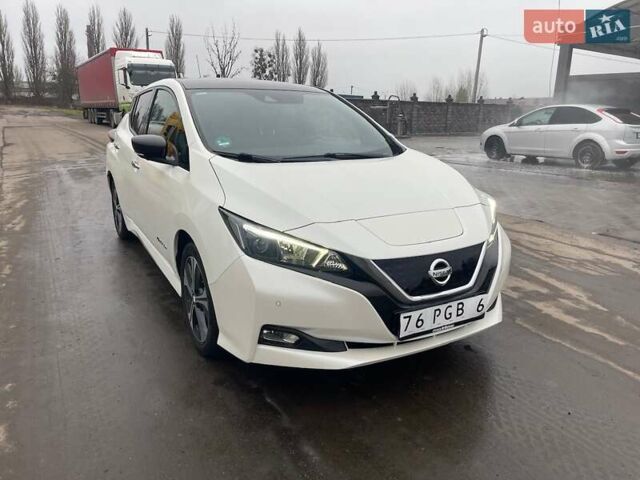 Белый Ниссан Лиф, объемом двигателя 0 л и пробегом 108 тыс. км за 12700 $, фото 16 на Automoto.ua