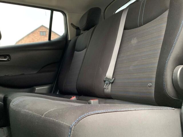 Білий Ніссан Ліф, об'ємом двигуна 40 л та пробігом 80 тис. км за 12800 $, фото 17 на Automoto.ua