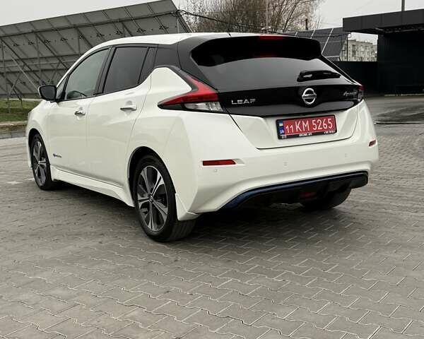 Белый Ниссан Лиф, объемом двигателя 0 л и пробегом 92 тыс. км за 12500 $, фото 7 на Automoto.ua