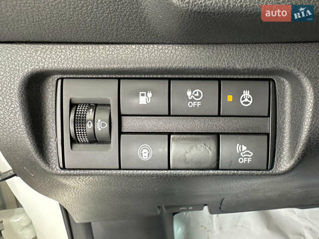 Белый Ниссан Лиф, объемом двигателя 0 л и пробегом 115 тыс. км за 12150 $, фото 32 на Automoto.ua