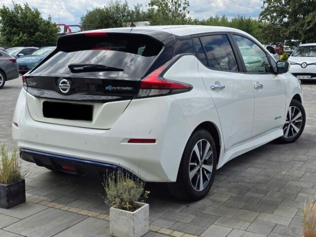 Білий Ніссан Ліф, об'ємом двигуна 0 л та пробігом 115 тис. км за 10999 $, фото 4 на Automoto.ua