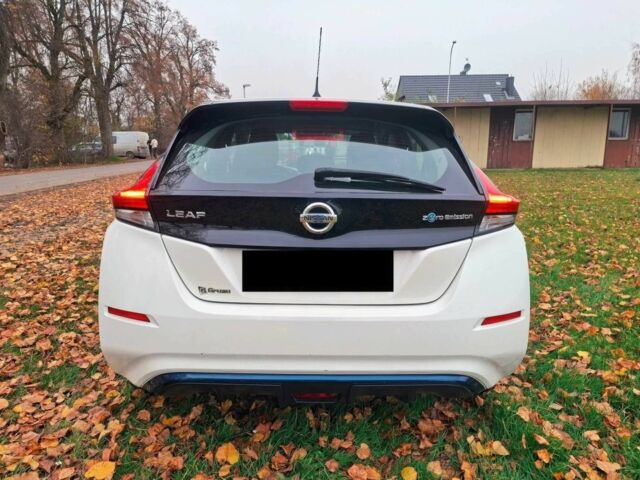 Белый Ниссан Лиф, объемом двигателя 0 л и пробегом 65 тыс. км за 5000 $, фото 4 на Automoto.ua