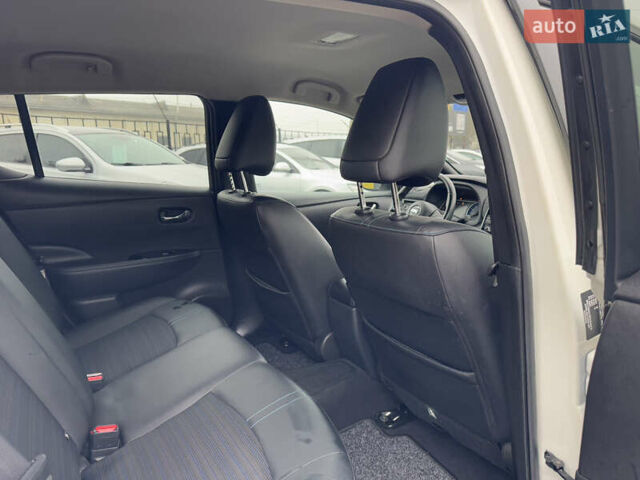 Белый Ниссан Лиф, объемом двигателя 0 л и пробегом 157 тыс. км за 11700 $, фото 43 на Automoto.ua