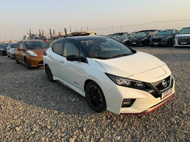 Белый Ниссан Лиф, объемом двигателя 0 л и пробегом 33 тыс. км за 16400 $, фото 3 на Automoto.ua