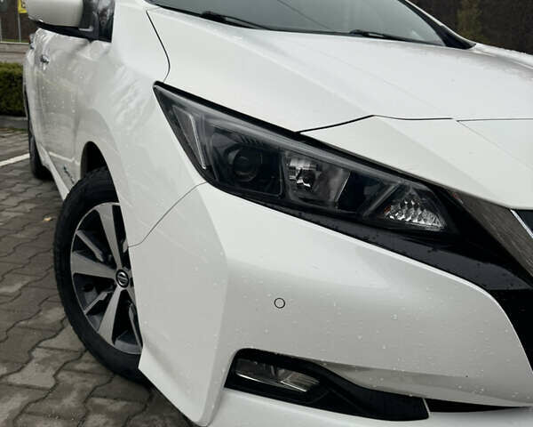 Белый Ниссан Лиф, объемом двигателя 0 л и пробегом 116 тыс. км за 11800 $, фото 27 на Automoto.ua