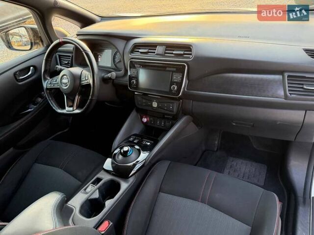 Белый Ниссан Лиф, объемом двигателя 0 л и пробегом 33 тыс. км за 16400 $, фото 13 на Automoto.ua