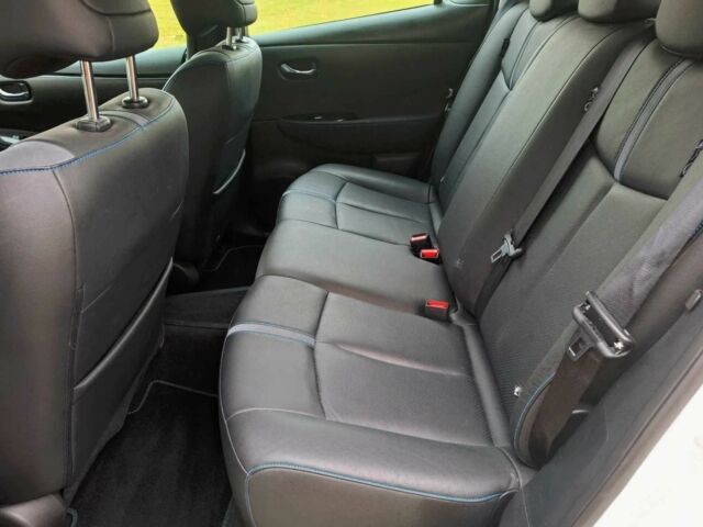 Белый Ниссан Лиф, объемом двигателя 0 л и пробегом 65 тыс. км за 5000 $, фото 9 на Automoto.ua