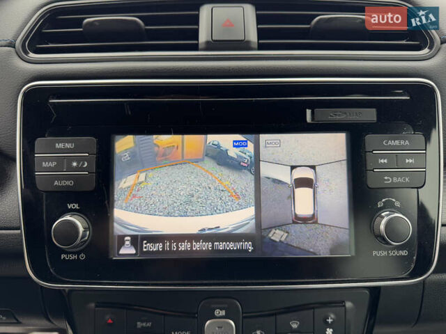 Белый Ниссан Лиф, объемом двигателя 0 л и пробегом 157 тыс. км за 11700 $, фото 60 на Automoto.ua