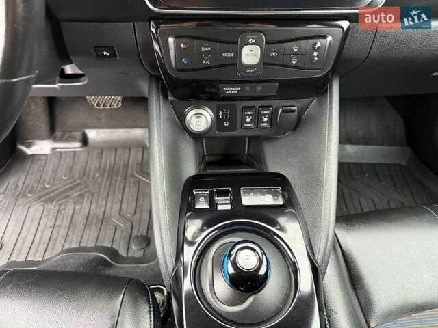 Белый Ниссан Лиф, объемом двигателя 0 л и пробегом 82 тыс. км за 13999 $, фото 43 на Automoto.ua