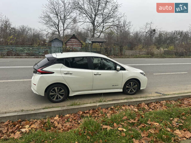 Белый Ниссан Лиф, объемом двигателя 0 л и пробегом 128 тыс. км за 10300 $, фото 9 на Automoto.ua