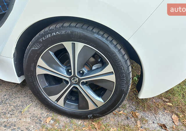 Белый Ниссан Лиф, объемом двигателя 0 л и пробегом 82 тыс. км за 15600 $, фото 34 на Automoto.ua