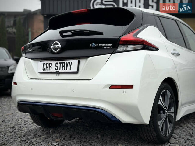 Белый Ниссан Лиф, объемом двигателя 0 л и пробегом 157 тыс. км за 11700 $, фото 24 на Automoto.ua