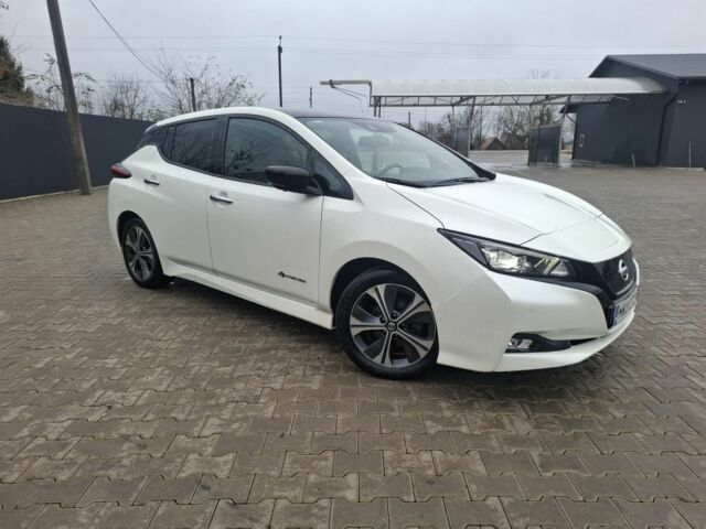 Белый Ниссан Лиф, объемом двигателя 0 л и пробегом 104 тыс. км за 12600 $, фото 4 на Automoto.ua