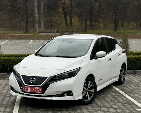 Белый Ниссан Лиф, объемом двигателя 0 л и пробегом 116 тыс. км за 11800 $, фото 31 на Automoto.ua