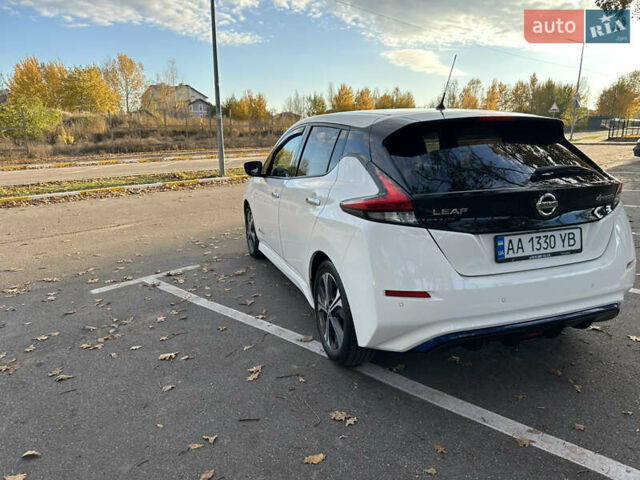 Белый Ниссан Лиф, объемом двигателя 0 л и пробегом 52 тыс. км за 15500 $, фото 10 на Automoto.ua