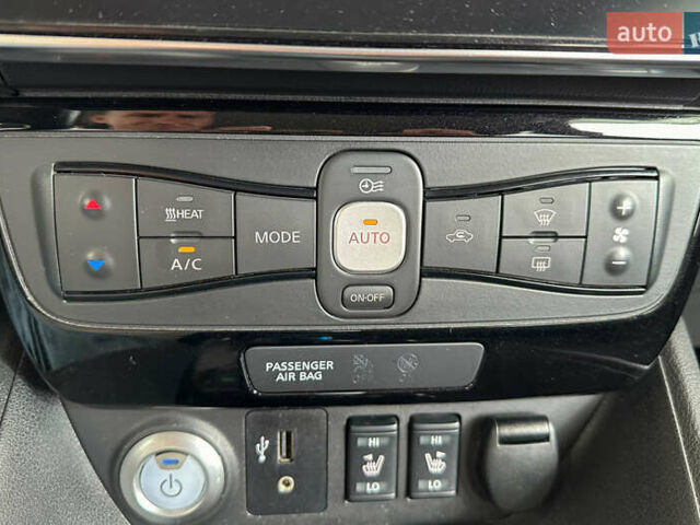 Белый Ниссан Лиф, объемом двигателя 0 л и пробегом 115 тыс. км за 12150 $, фото 17 на Automoto.ua