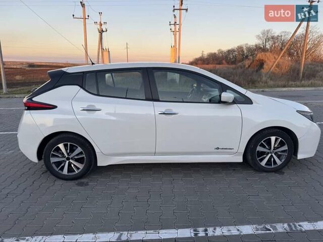 Білий Ніссан Ліф, об'ємом двигуна 0 л та пробігом 135 тис. км за 10900 $, фото 10 на Automoto.ua