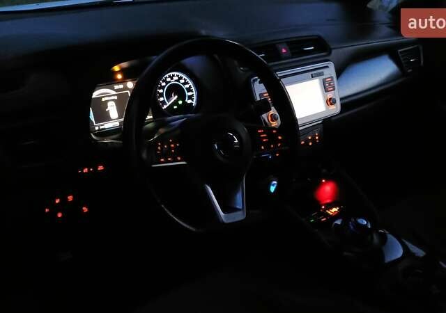 Белый Ниссан Лиф, объемом двигателя 0 л и пробегом 75 тыс. км за 11999 $, фото 27 на Automoto.ua