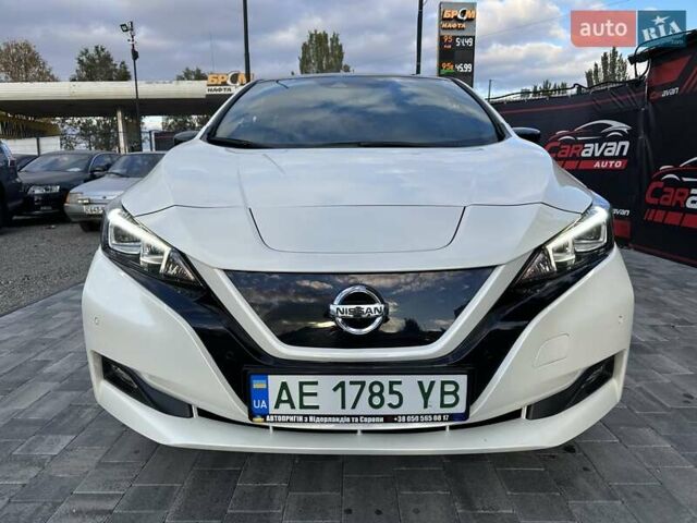 Белый Ниссан Лиф, объемом двигателя 0 л и пробегом 63 тыс. км за 14499 $, фото 5 на Automoto.ua
