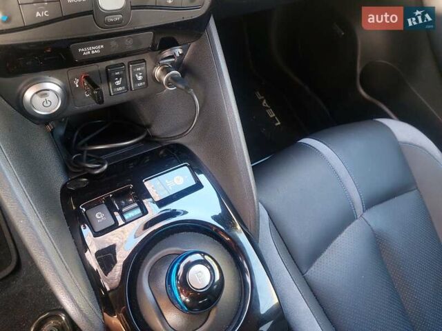 Белый Ниссан Лиф, объемом двигателя 0 л и пробегом 132 тыс. км за 12999 $, фото 24 на Automoto.ua