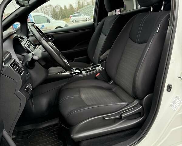 Белый Ниссан Лиф, объемом двигателя 0 л и пробегом 92 тыс. км за 12500 $, фото 19 на Automoto.ua