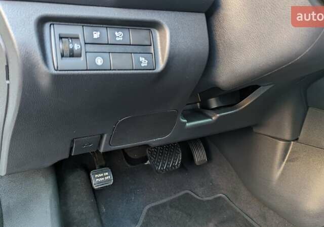 Белый Ниссан Лиф, объемом двигателя 0 л и пробегом 60 тыс. км за 14900 $, фото 27 на Automoto.ua