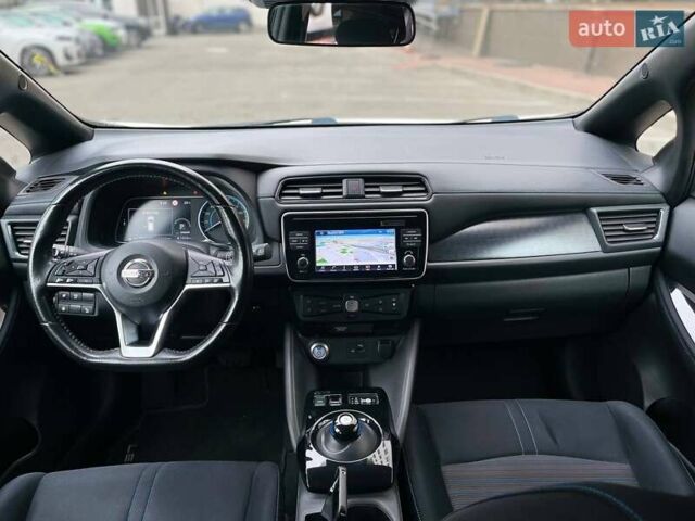 Белый Ниссан Лиф, объемом двигателя 0 л и пробегом 83 тыс. км за 12799 $, фото 18 на Automoto.ua