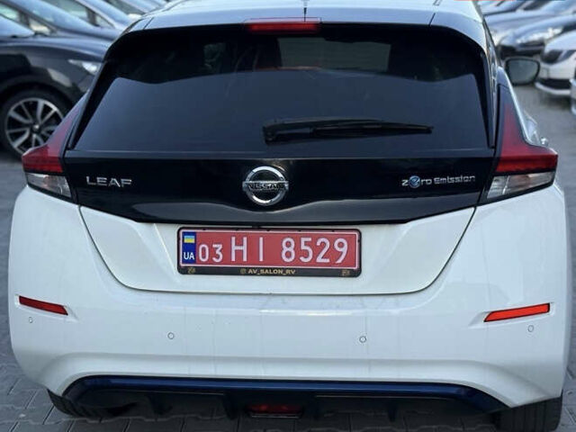 Белый Ниссан Лиф, объемом двигателя 0 л и пробегом 113 тыс. км за 13000 $, фото 1 на Automoto.ua