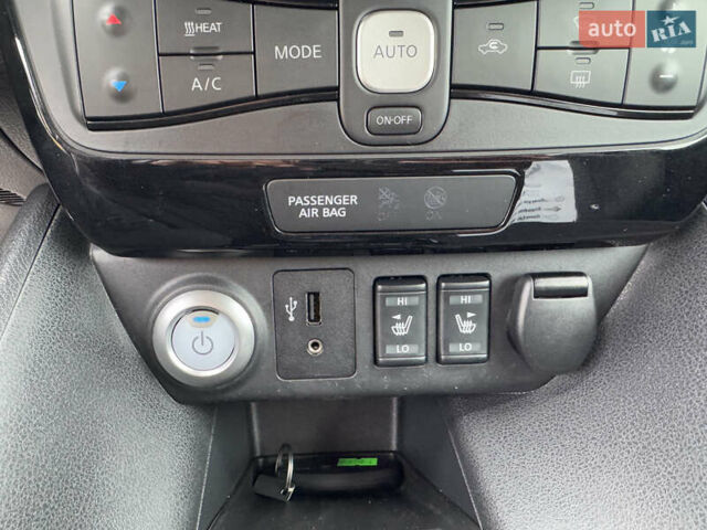 Белый Ниссан Лиф, объемом двигателя 0 л и пробегом 157 тыс. км за 11700 $, фото 62 на Automoto.ua