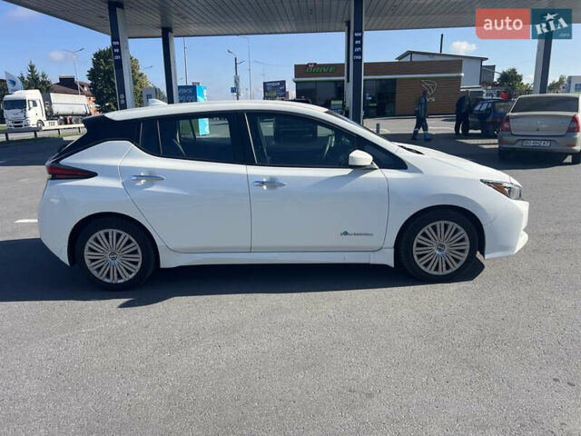 Белый Ниссан Лиф, объемом двигателя 0 л и пробегом 84 тыс. км за 11450 $, фото 4 на Automoto.ua