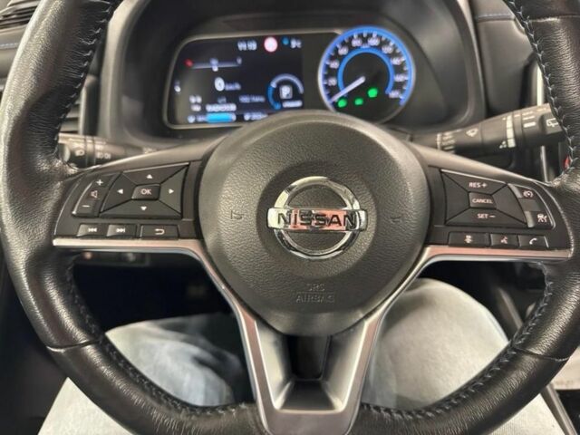 Білий Ніссан Ліф, об'ємом двигуна 0 л та пробігом 51 тис. км за 12000 $, фото 5 на Automoto.ua