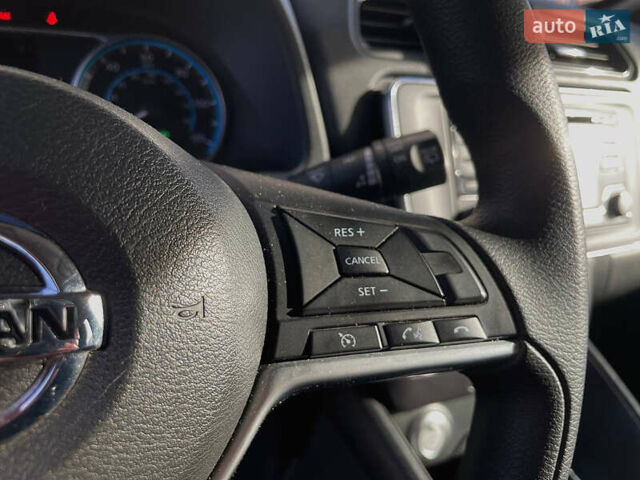 Білий Ніссан Ліф, об'ємом двигуна 0 л та пробігом 148 тис. км за 10800 $, фото 24 на Automoto.ua
