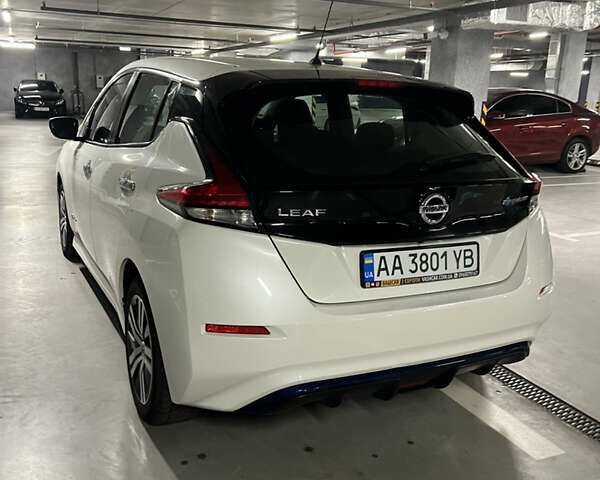 Белый Ниссан Лиф, объемом двигателя 0 л и пробегом 91 тыс. км за 13000 $, фото 2 на Automoto.ua