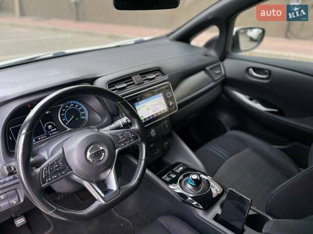 Белый Ниссан Лиф, объемом двигателя 0 л и пробегом 83 тыс. км за 12799 $, фото 16 на Automoto.ua