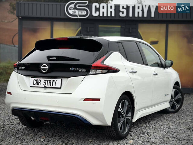 Белый Ниссан Лиф, объемом двигателя 0 л и пробегом 157 тыс. км за 11700 $, фото 7 на Automoto.ua