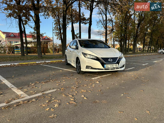 Белый Ниссан Лиф, объемом двигателя 0 л и пробегом 52 тыс. км за 15500 $, фото 6 на Automoto.ua