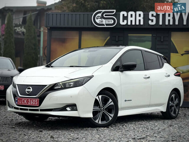 Белый Ниссан Лиф, объемом двигателя 0 л и пробегом 157 тыс. км за 11700 $, фото 5 на Automoto.ua