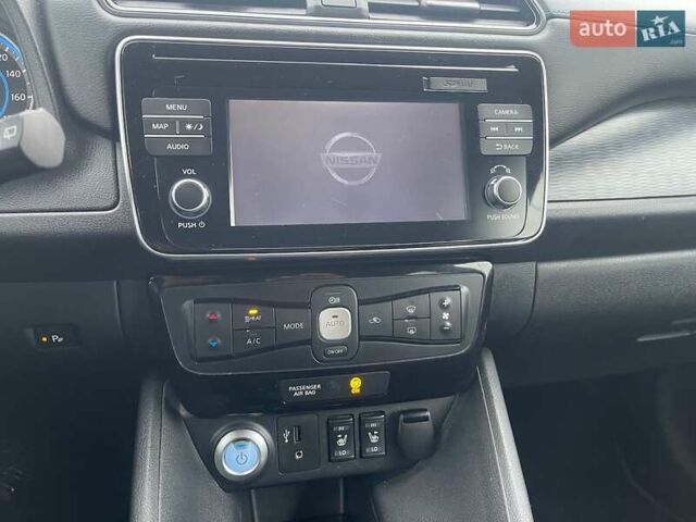 Белый Ниссан Лиф, объемом двигателя 0 л и пробегом 108 тыс. км за 12700 $, фото 35 на Automoto.ua